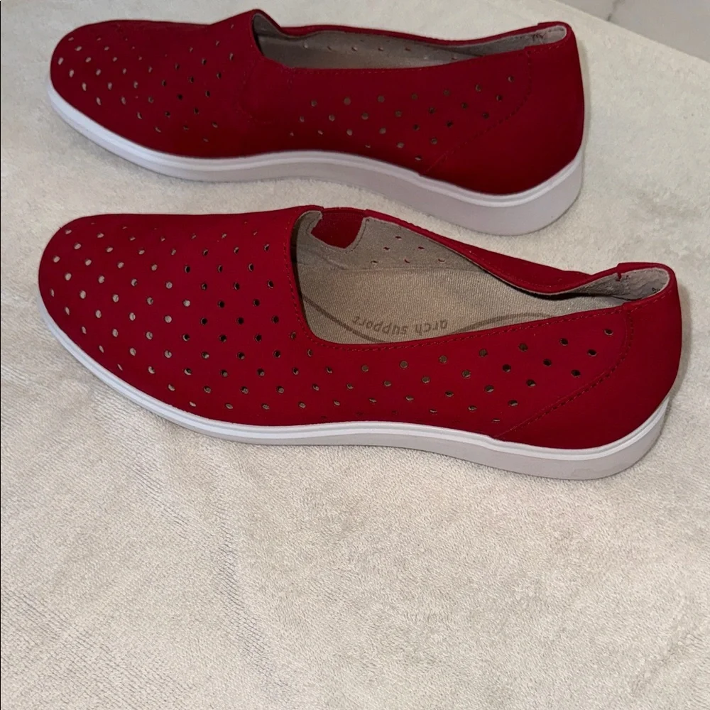 Munro Red Slip-On Flats with Perforated Design - Picture 3 of 11